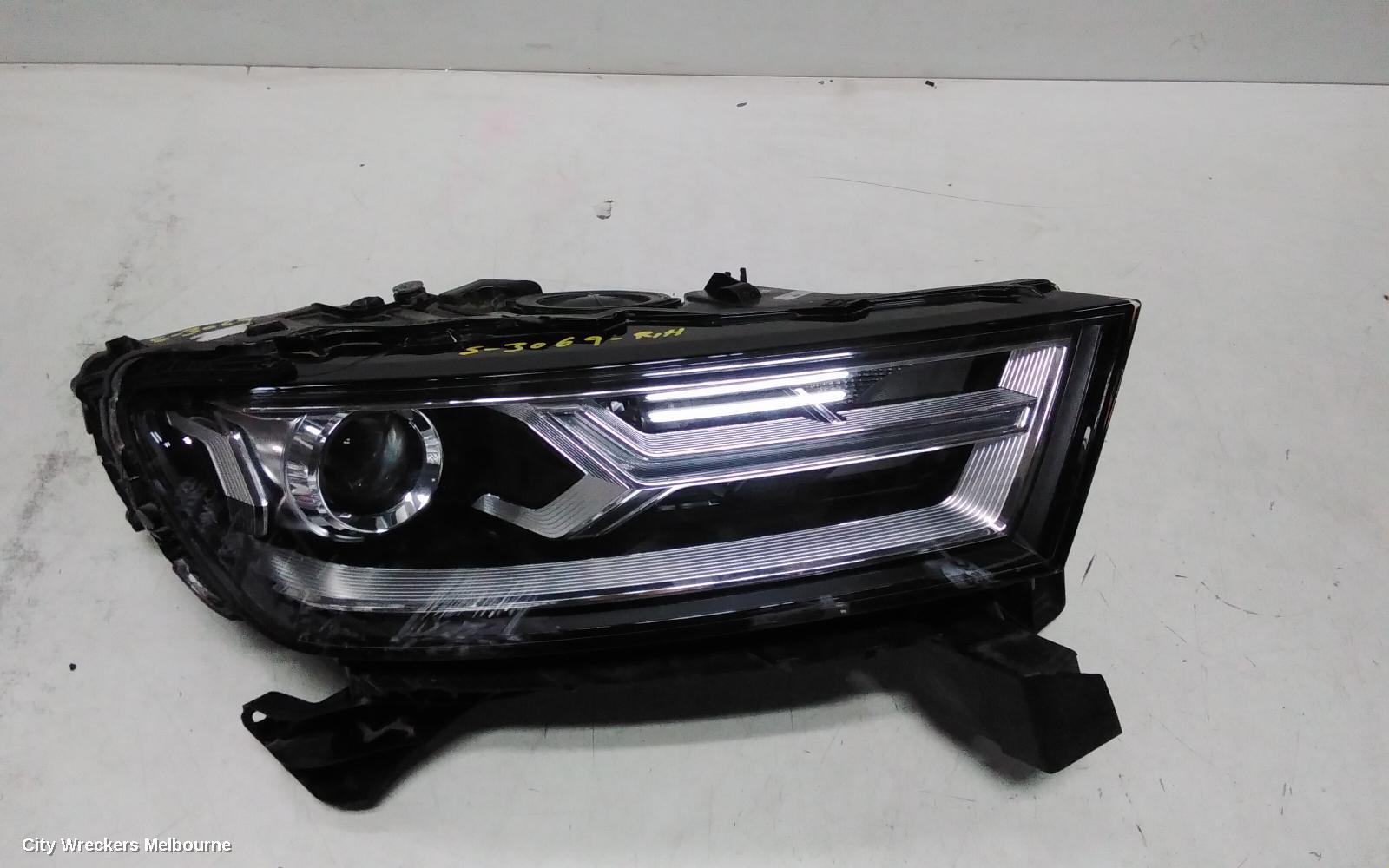 AUDI Q7 RIGHT HEADLAMP, 4M, XENON TYPE, 07/2015 - 03/2020