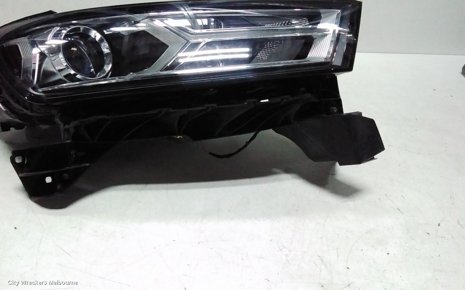 AUDI Q7 RIGHT HEADLAMP, 4M, XENON TYPE, 07/2015 - 03/2020
