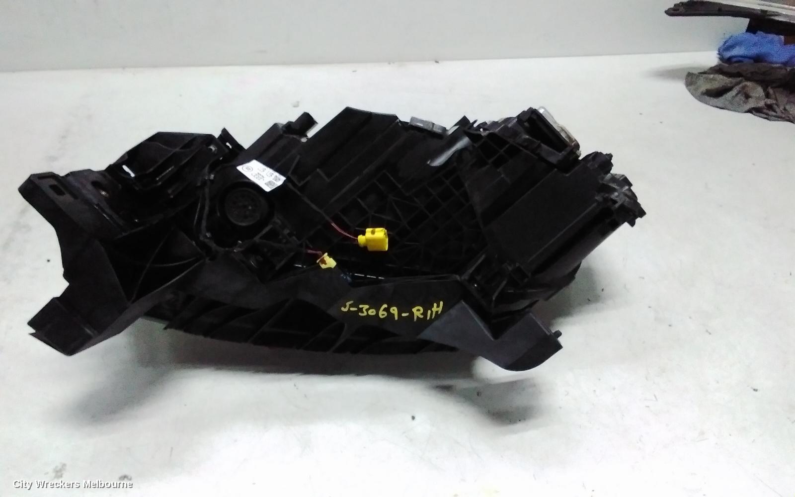 AUDI Q7 RIGHT HEADLAMP, 4M, XENON TYPE, 07/2015 - 03/2020