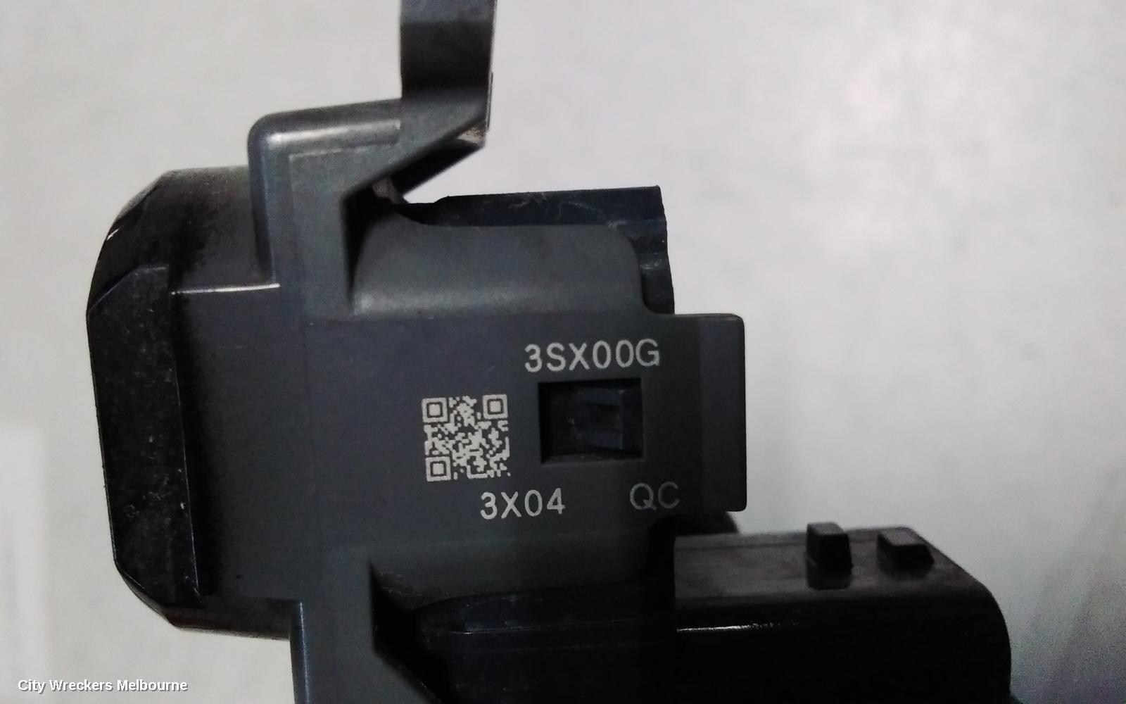 MITSUBISHI ECLIPSE CROSS, GEN 1, PARK SENSOR SWITCH, 11/2017 ONWARDS, RH CENTRE : 145174