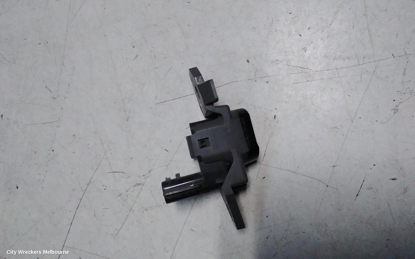 MITSUBISHI ECLIPSE CROSS, GEN 1, PARK SENSOR SWITCH, 11/2017 ONWARDS, RH CENTRE : 145174