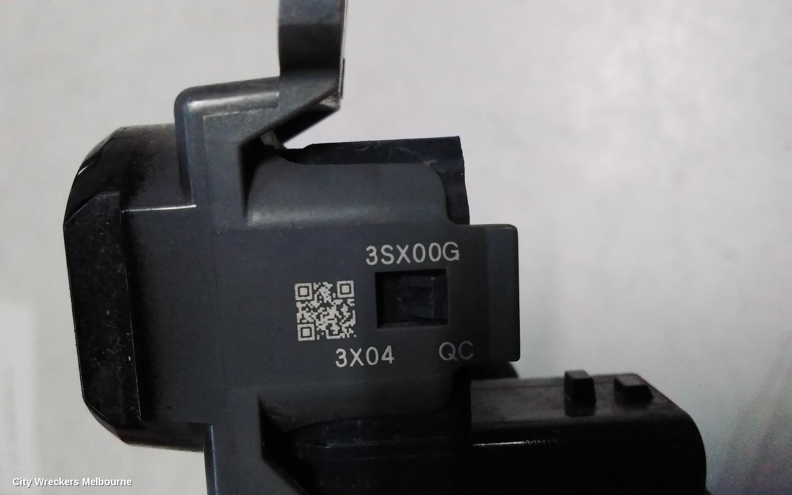 MITSUBISHI ECLIPSE CROSS, GEN 1, PARK SENSOR SWITCH, 11/2017 ONWARDS, RH CENTRE : 145174