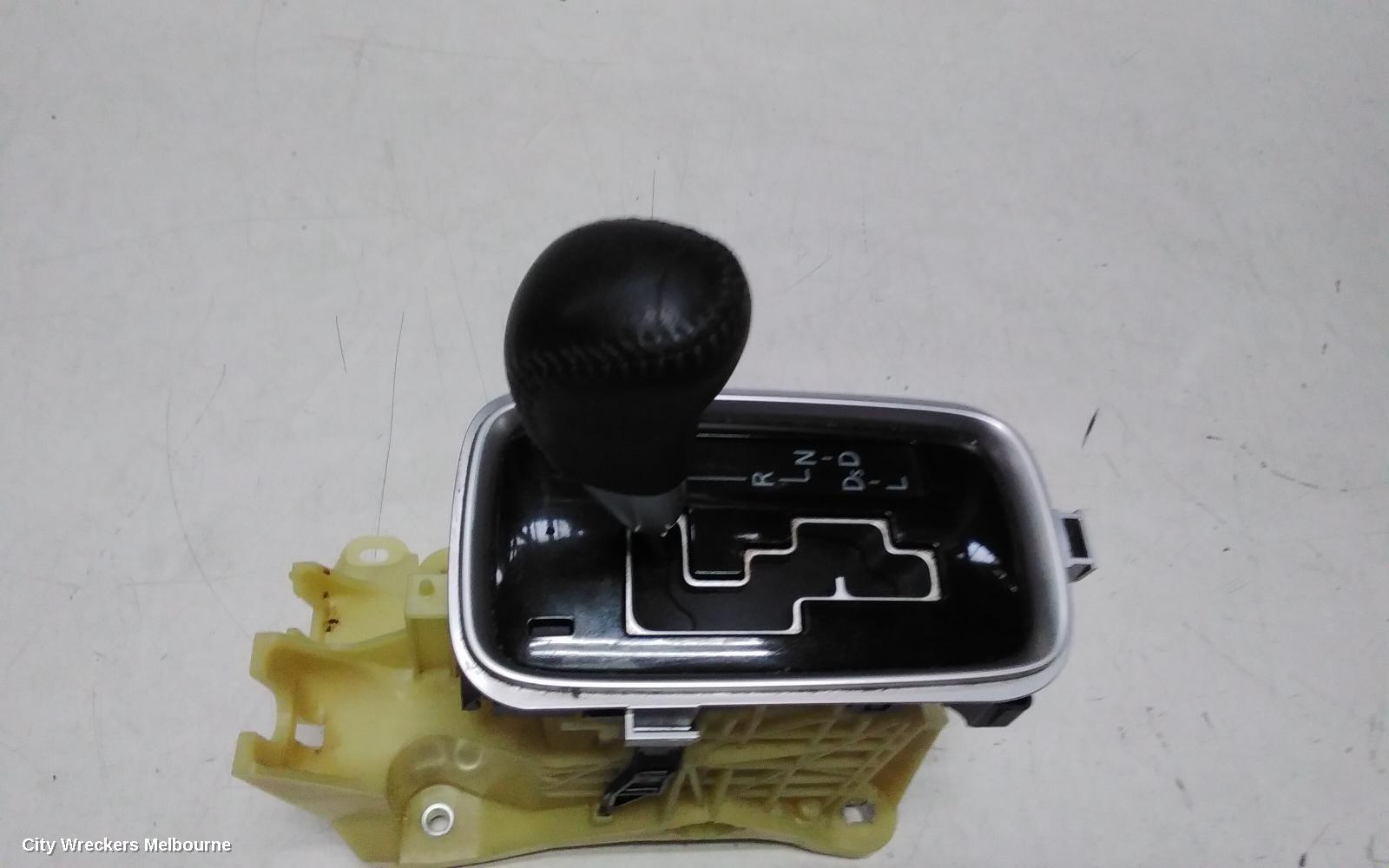 MITSUBISHI OUTLANDER GEAR STICK/SHIFTER, GEAR SHIFTER, AUTO T/M, NON HYBRID TYPE, ZK, 01/2015 - 07/2021
