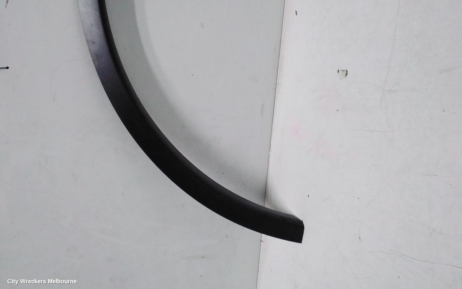 LAND ROVER DISCOVERY WHEEL ARCH FLARE, L462, RH FRONT, W/ PARK SENSOR TYPE, MATTE BLACK, 12/2016 ONWARDS