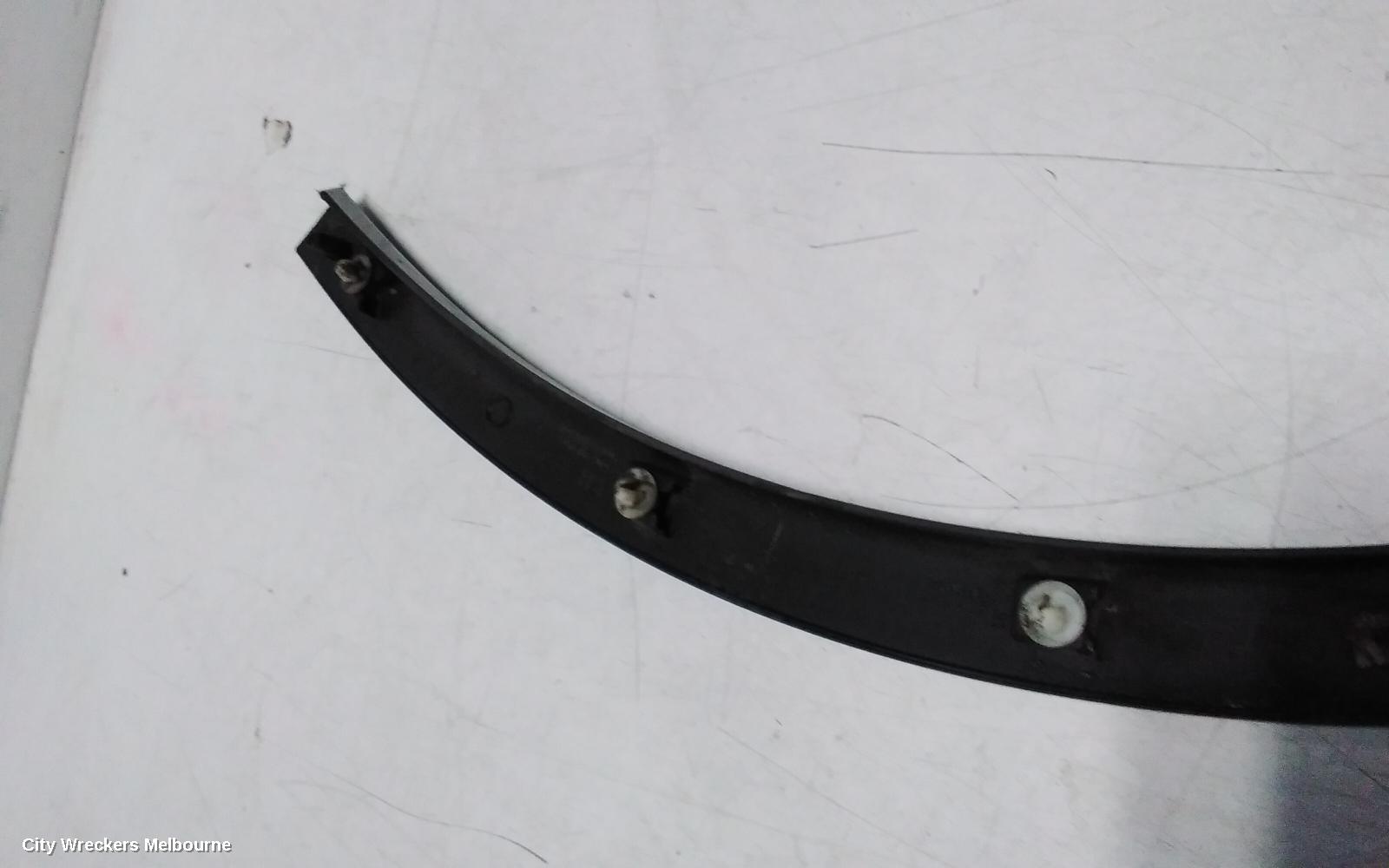 LAND ROVER DISCOVERY WHEEL ARCH FLARE, L462, RH FRONT, W/ PARK SENSOR TYPE, MATTE BLACK, 12/2016 ONWARDS