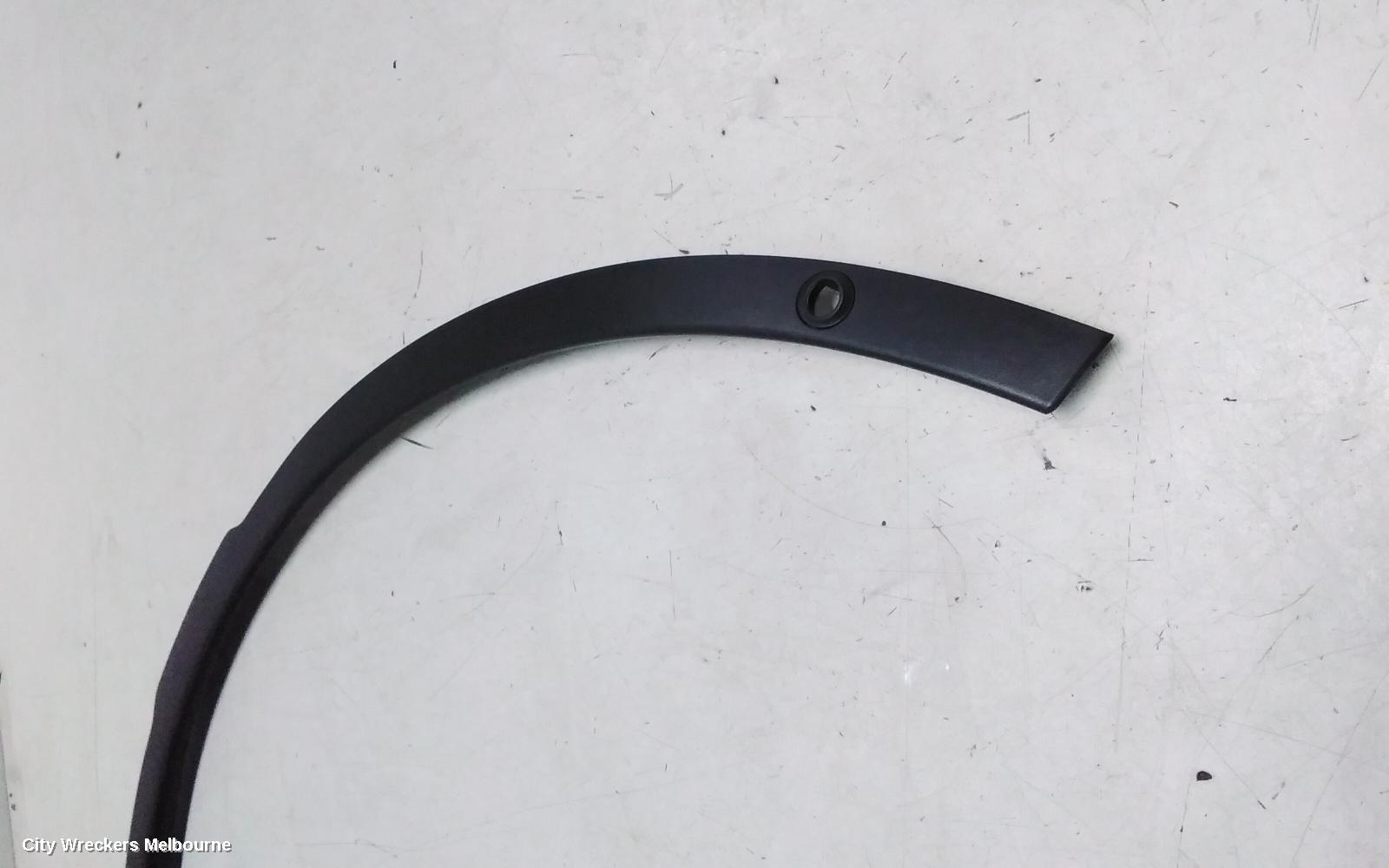 LAND ROVER DISCOVERY WHEEL ARCH FLARE, L462, RH FRONT, W/ PARK SENSOR TYPE, MATTE BLACK, 12/2016 ONWARDS