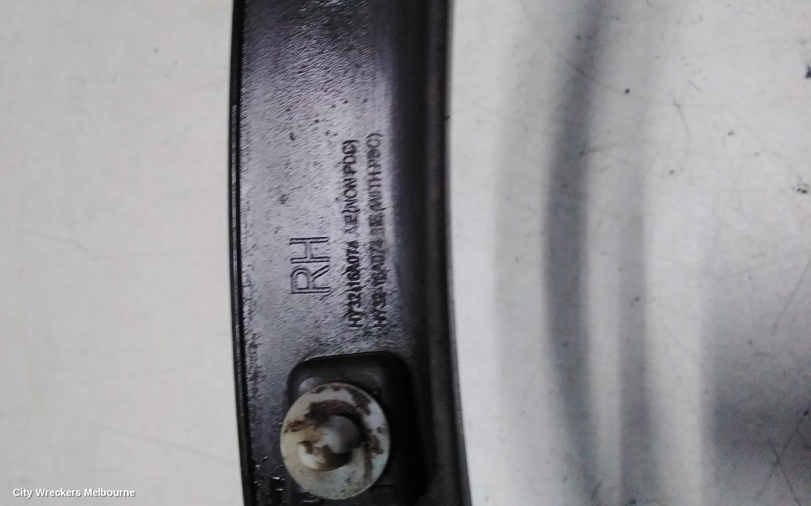 LAND ROVER DISCOVERY WHEEL ARCH FLARE, L462, RH FRONT, W/ PARK SENSOR TYPE, MATTE BLACK, 12/2016 ONWARDS
