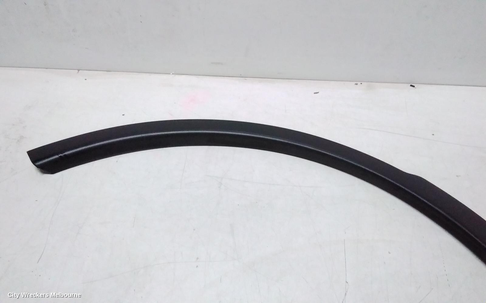 LAND ROVER DISCOVERY WHEEL ARCH FLARE, L462, RH FRONT, W/ PARK SENSOR TYPE, MATTE BLACK, 12/2016 ONWARDS