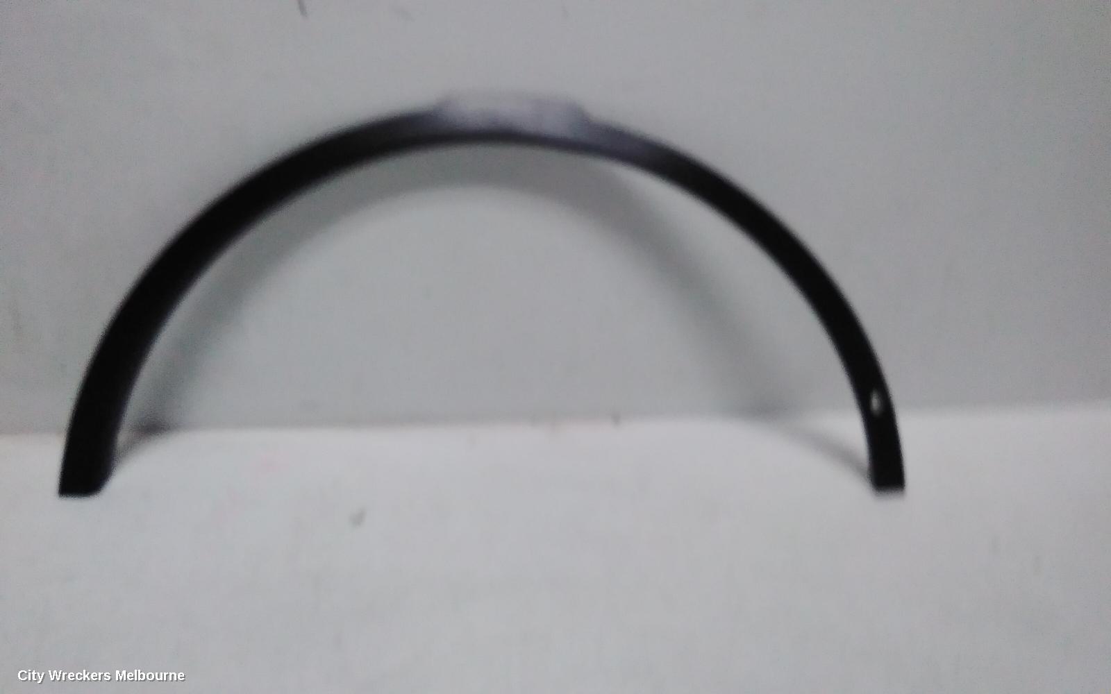 LAND ROVER DISCOVERY WHEEL ARCH FLARE, L462, RH FRONT, W/ PARK SENSOR TYPE, MATTE BLACK, 12/2016 ONWARDS