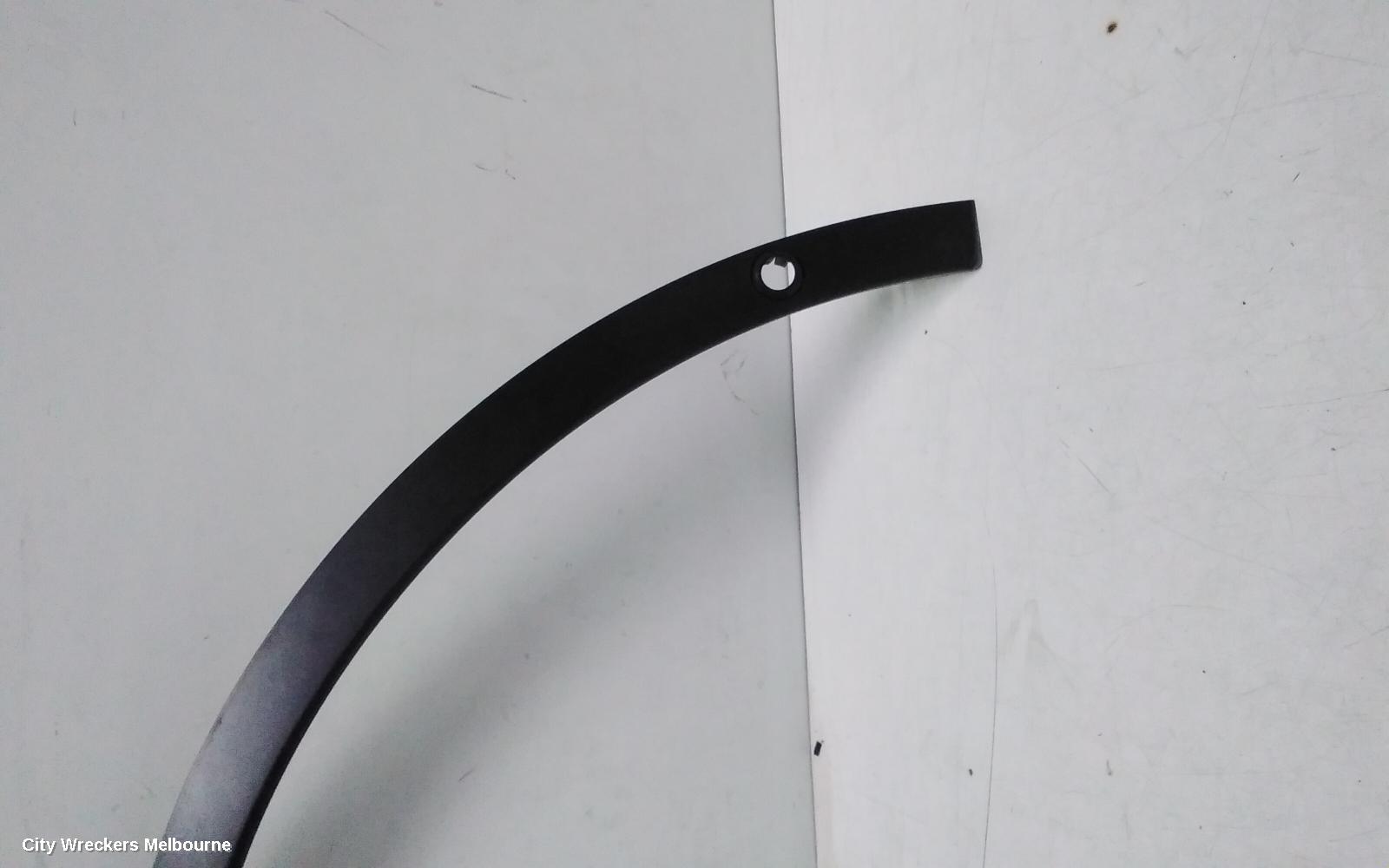 LAND ROVER DISCOVERY WHEEL ARCH FLARE, L462, RH FRONT, W/ PARK SENSOR TYPE, MATTE BLACK, 12/2016 ONWARDS