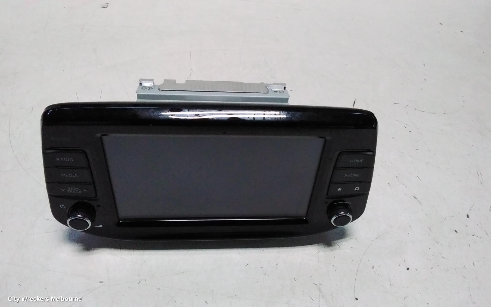 HYUNDAI I30 RADIO/CD/DVD/SAT/TV, HEAD UNIT, W/ DISPLAY UNIT, 8IN TOUCHSCREEN, W/ SAT NAV/PREMIUM AUDIO TYPE, PD, HATCH (S. KOREA VIN KMHH), 03/2017 - 07/2020