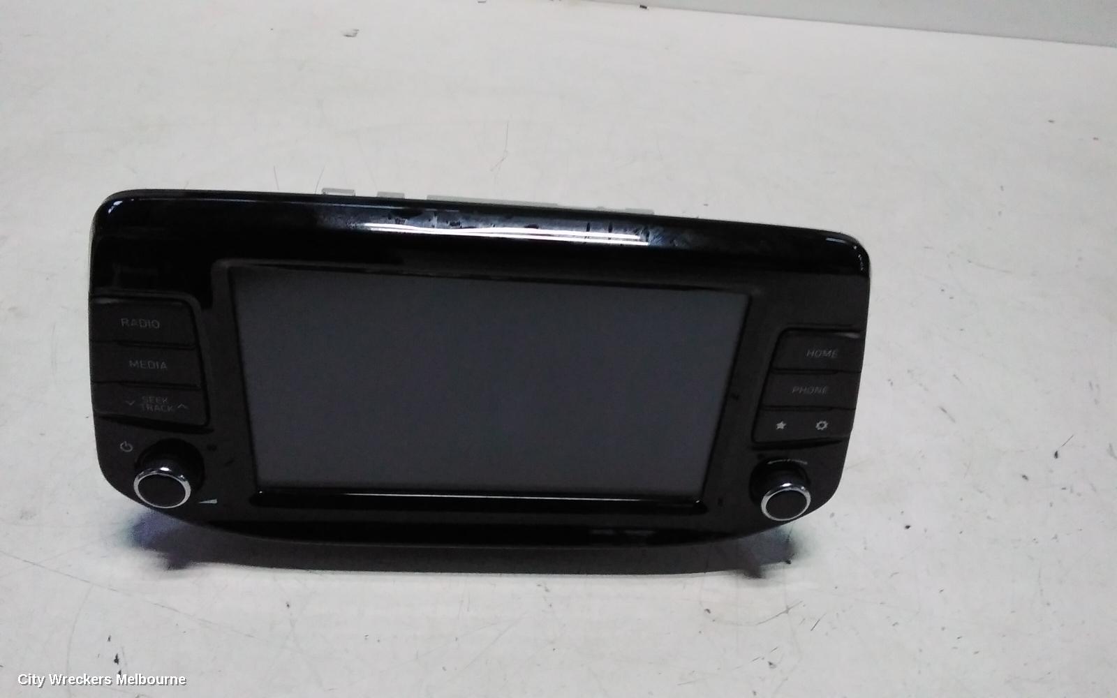 HYUNDAI I30 RADIO/CD/DVD/SAT/TV, HEAD UNIT, W/ DISPLAY UNIT, 8IN TOUCHSCREEN, W/ SAT NAV/PREMIUM AUDIO TYPE, PD, HATCH (S. KOREA VIN KMHH), 03/2017 - 07/2020