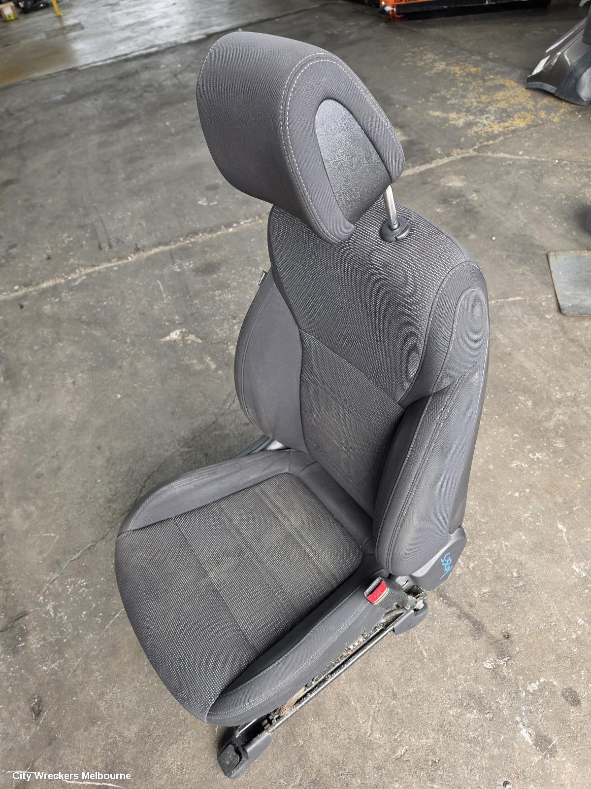 KIA SORENTO FRONT SEAT, RH FRONT, UM, CLOTH, SI, 03/2015 - 02/2020