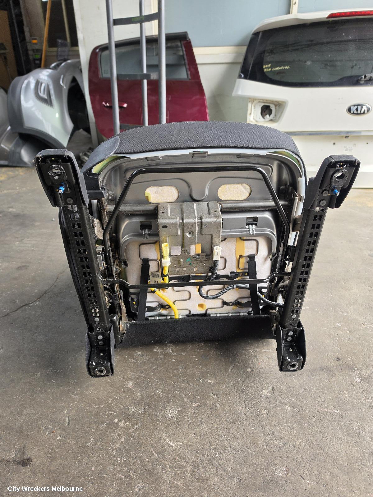 KIA SORENTO FRONT SEAT, RH FRONT, UM, CLOTH, SI, 03/2015 - 02/2020