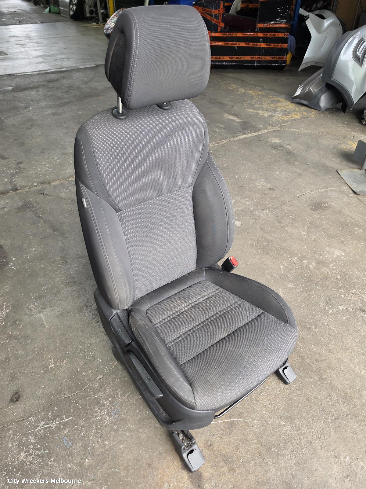 KIA SORENTO FRONT SEAT, RH FRONT, UM, CLOTH, SI, 03/2015 - 02/2020
