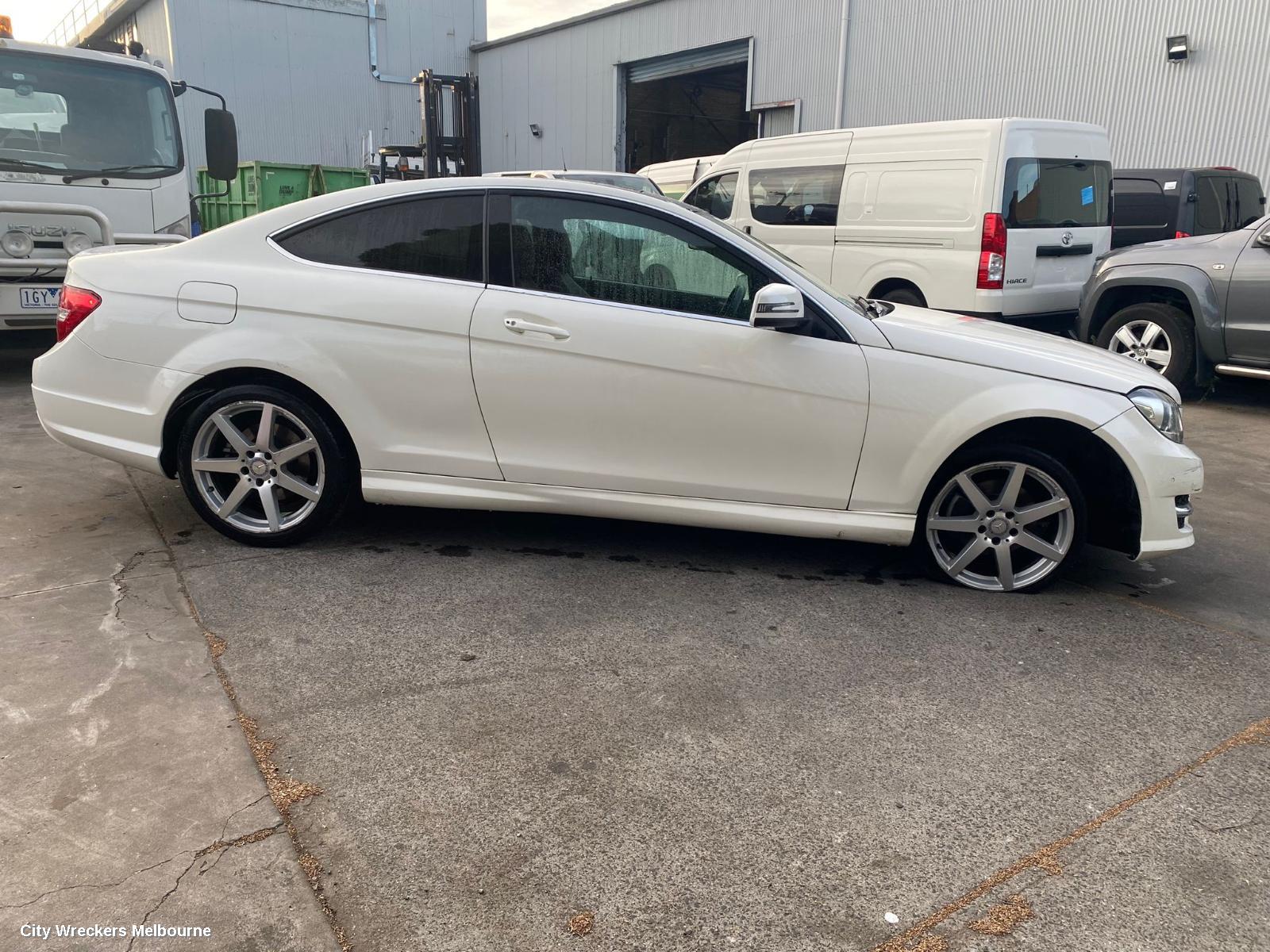 MERCEDES C CLASS RIGHT FRONT DOOR WINDOW, C204, 05/2011 - 01/2015