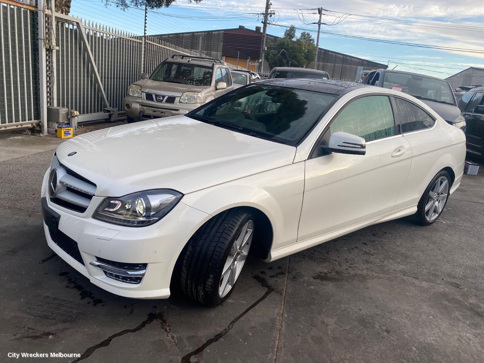 MERCEDES C CLASS RIGHT FRONT DOOR WINDOW, C204, 05/2011 - 01/2015