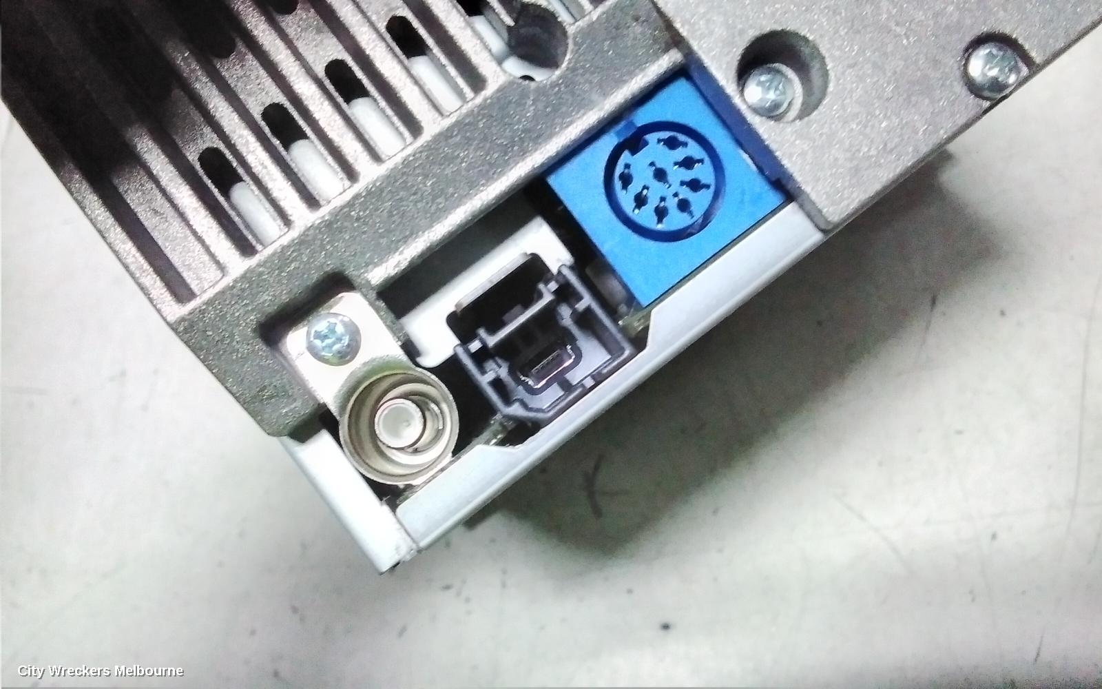 HOLDEN CAPTIVA RADIO/CD/DVD/SAT/TV, DISPLAY UNIT ONLY, SAT NAV TYPE, 4 PLUG ON BACK TYPE, CG, 01/2011 - 09/2015