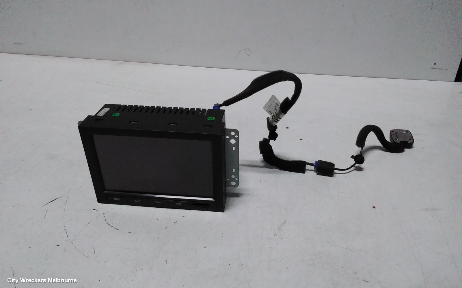 HOLDEN CAPTIVA RADIO/CD/DVD/SAT/TV, DISPLAY UNIT ONLY, SAT NAV TYPE, 4 PLUG ON BACK TYPE, CG, 01/2011 - 09/2015