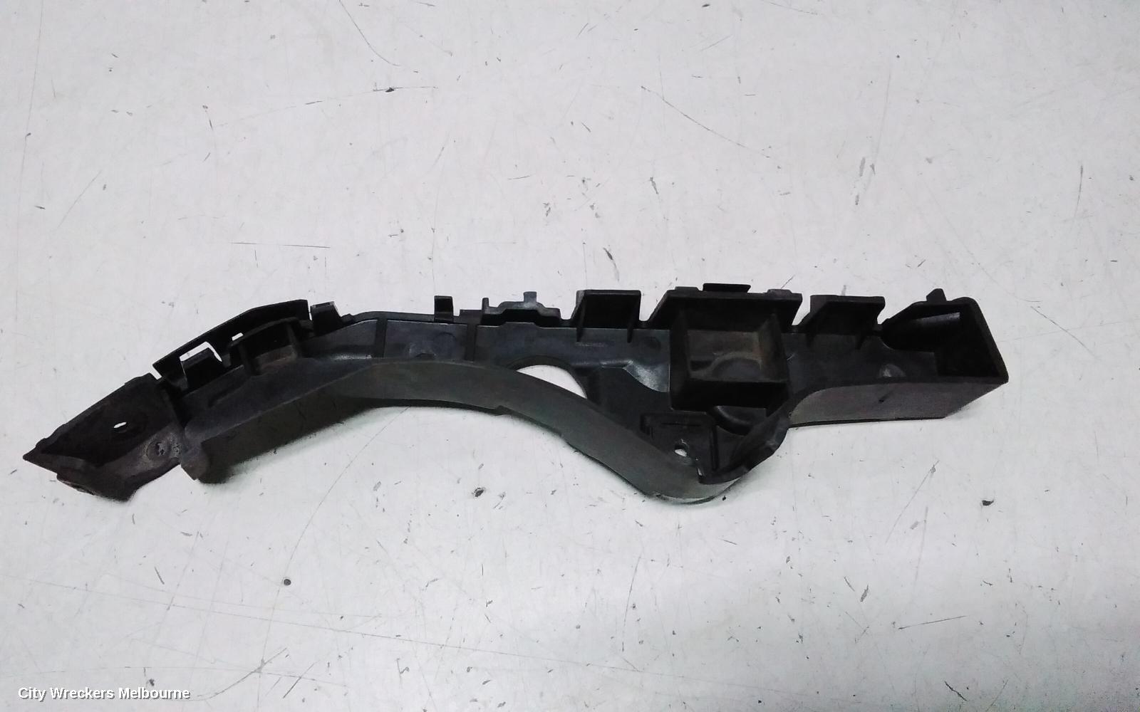 HOLDEN CAPTIVA, CG SERIES 2 03/2011 - 06/2018, RHF BARSLIDE / BAR BRACKET : 145658