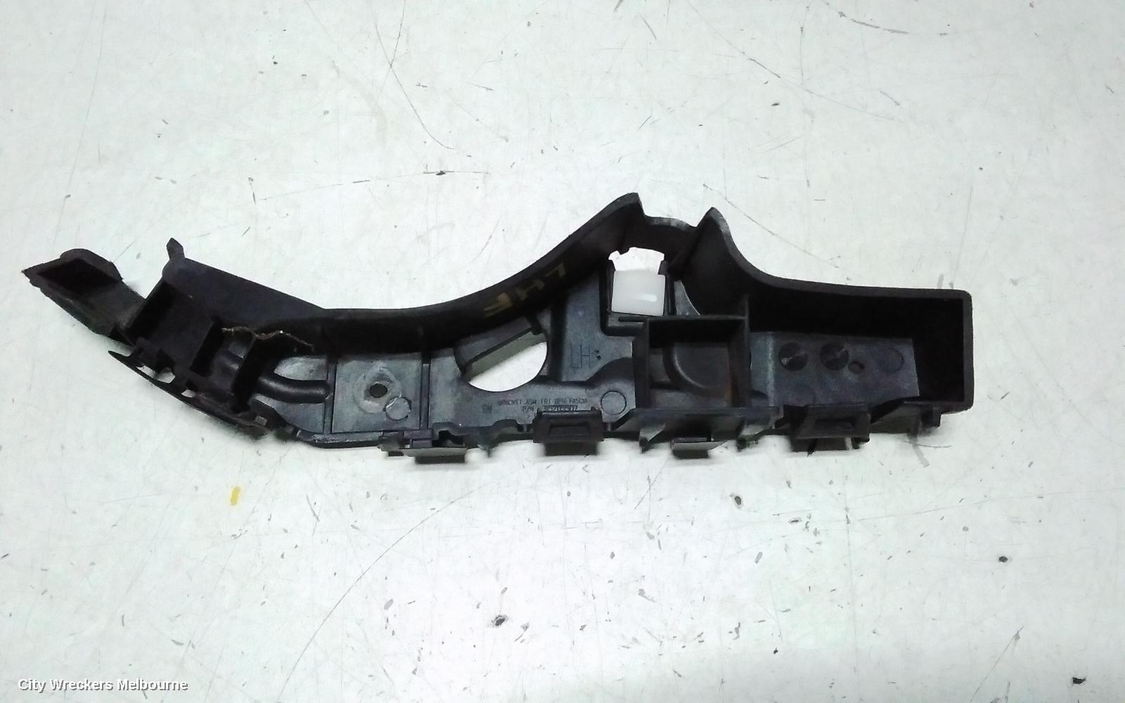 HOLDEN CAPTIVA, CG SERIES 2 03/2011 - 06/2018, LHF  BARSLIDE / BAR BRACKET : 145659