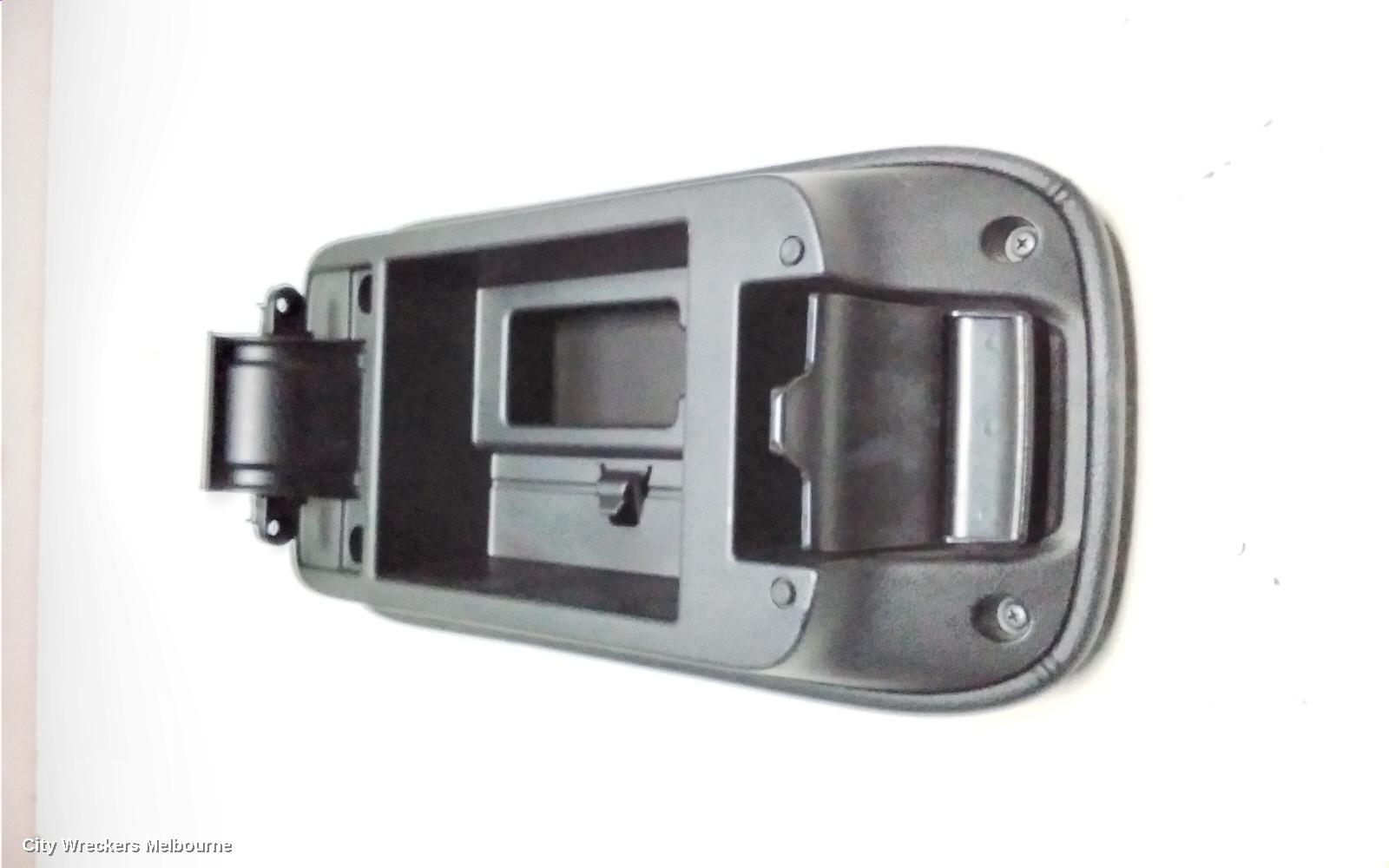 MITSUBISHI OUTLANDER CONSOLE, CONSOLE LID ONLY, ZJ-ZK, 10/2012 - 06/2017