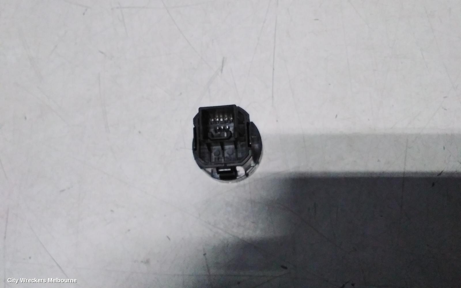 MITSUBISHI OUTLANDER, ZJ, 4WD CONTROL SWITCH, 10/2012 - 03/2015