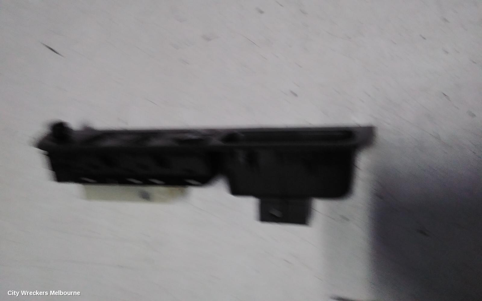 SUZUKI SWIFT PWR DR WIND SWITCH, RH FRONT (MASTER SWITCH), RS415/RS416, 09/2004 - 02/2011