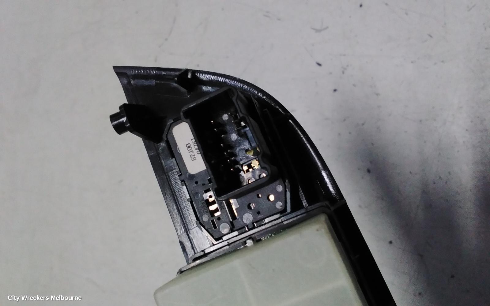 SUZUKI SWIFT PWR DR WIND SWITCH, RH FRONT (MASTER SWITCH), RS415/RS416, 09/2004 - 02/2011