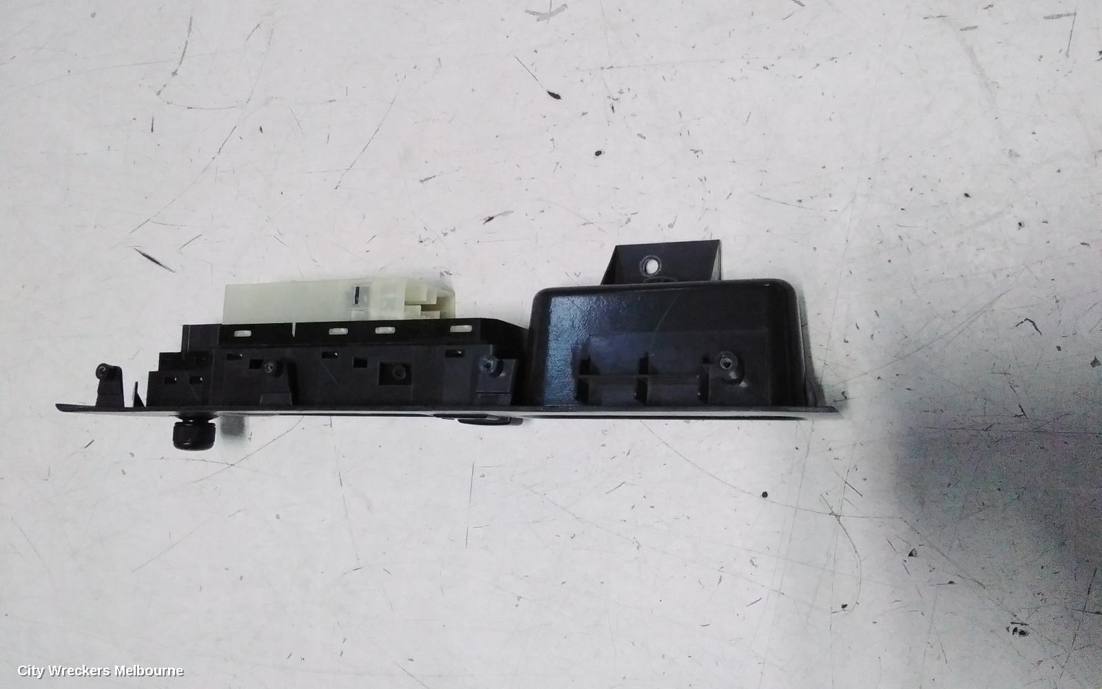 SUZUKI SWIFT PWR DR WIND SWITCH, RH FRONT (MASTER SWITCH), RS415/RS416, 09/2004 - 02/2011