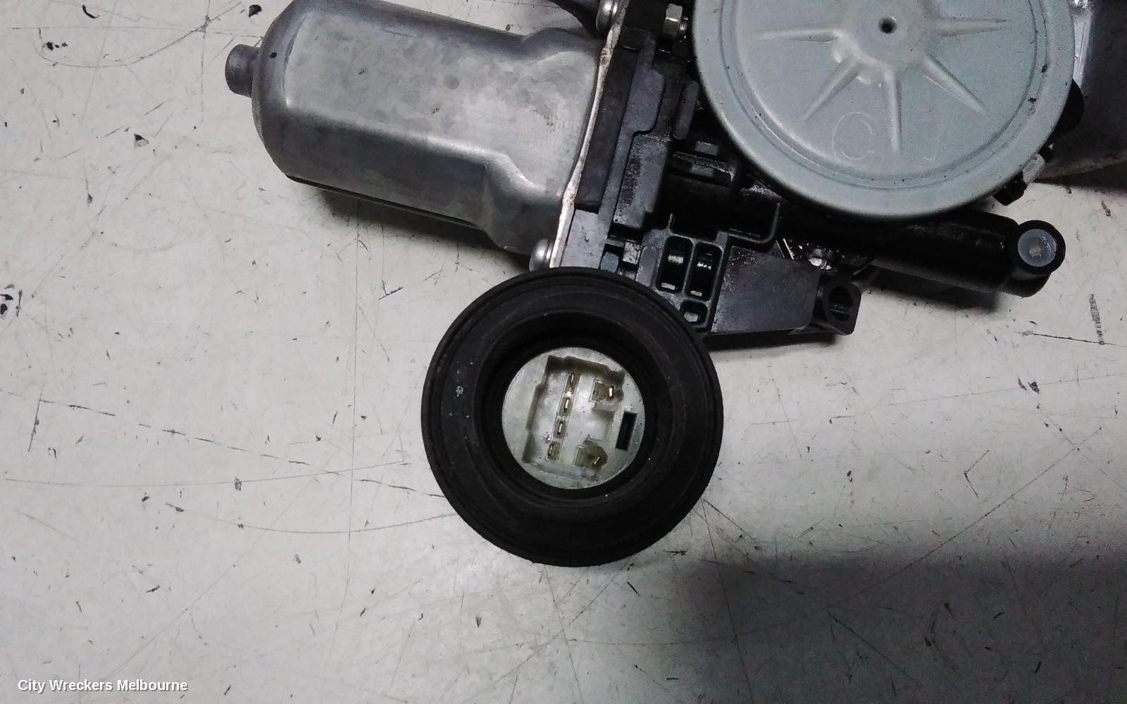 SUZUKI SWIFT RIGHT FRONT WINDOW REG/MOTOR, RS415/RS416, POWER, 09/2004 - 02/2011