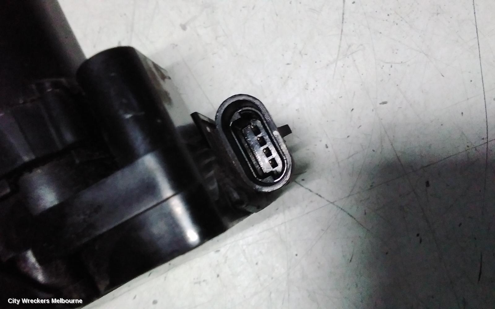 HOLDEN BARINA DOOR/BOOT/GATE LOCK, RIGHT FRONT DOOR LOCK, TK, 12/2005 - 12/2012