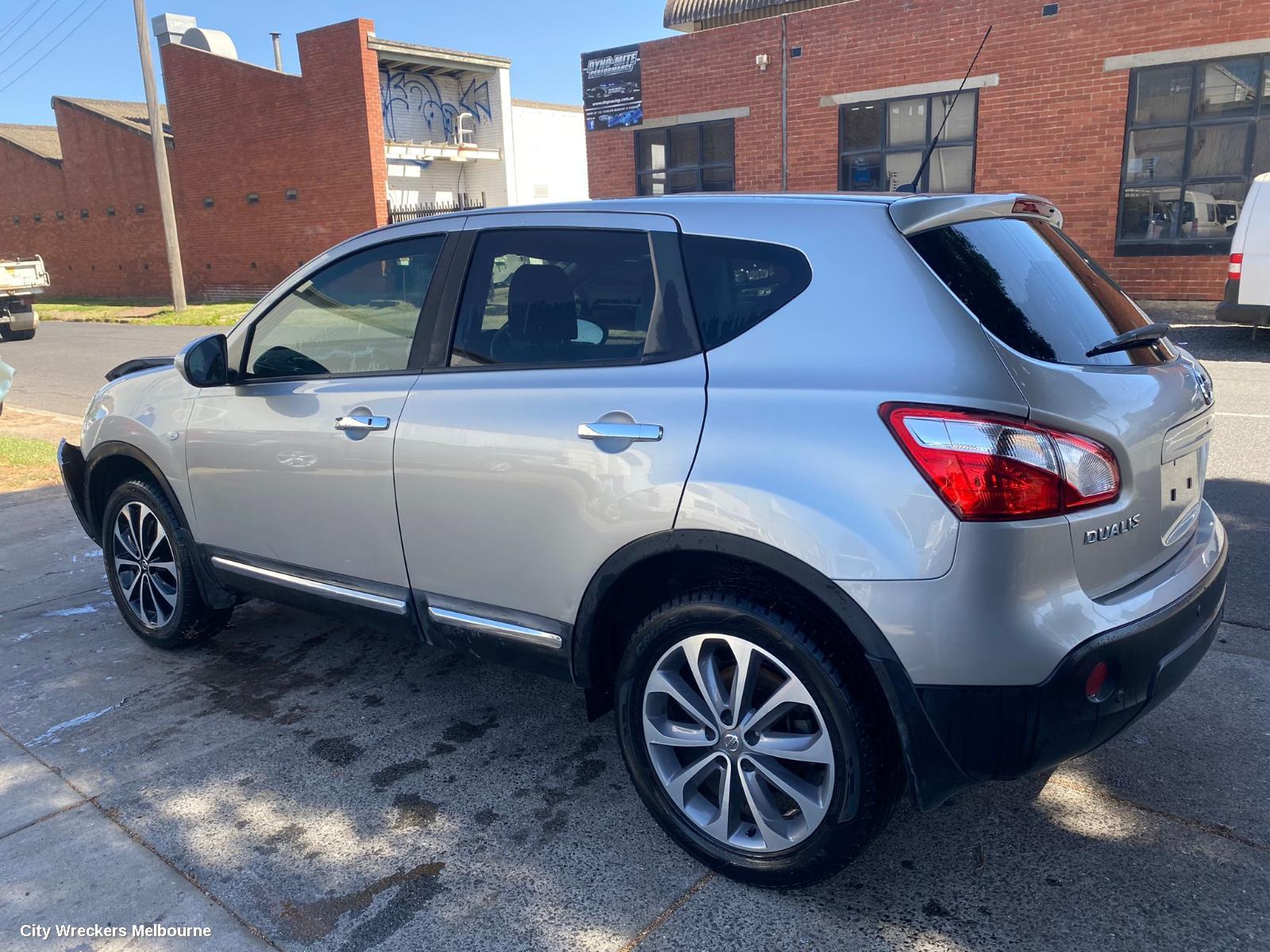 NISSAN DUALIS LEFT FRONT DOOR, J10, 5 SEATER TYPE, 10/2007 - 05/2014