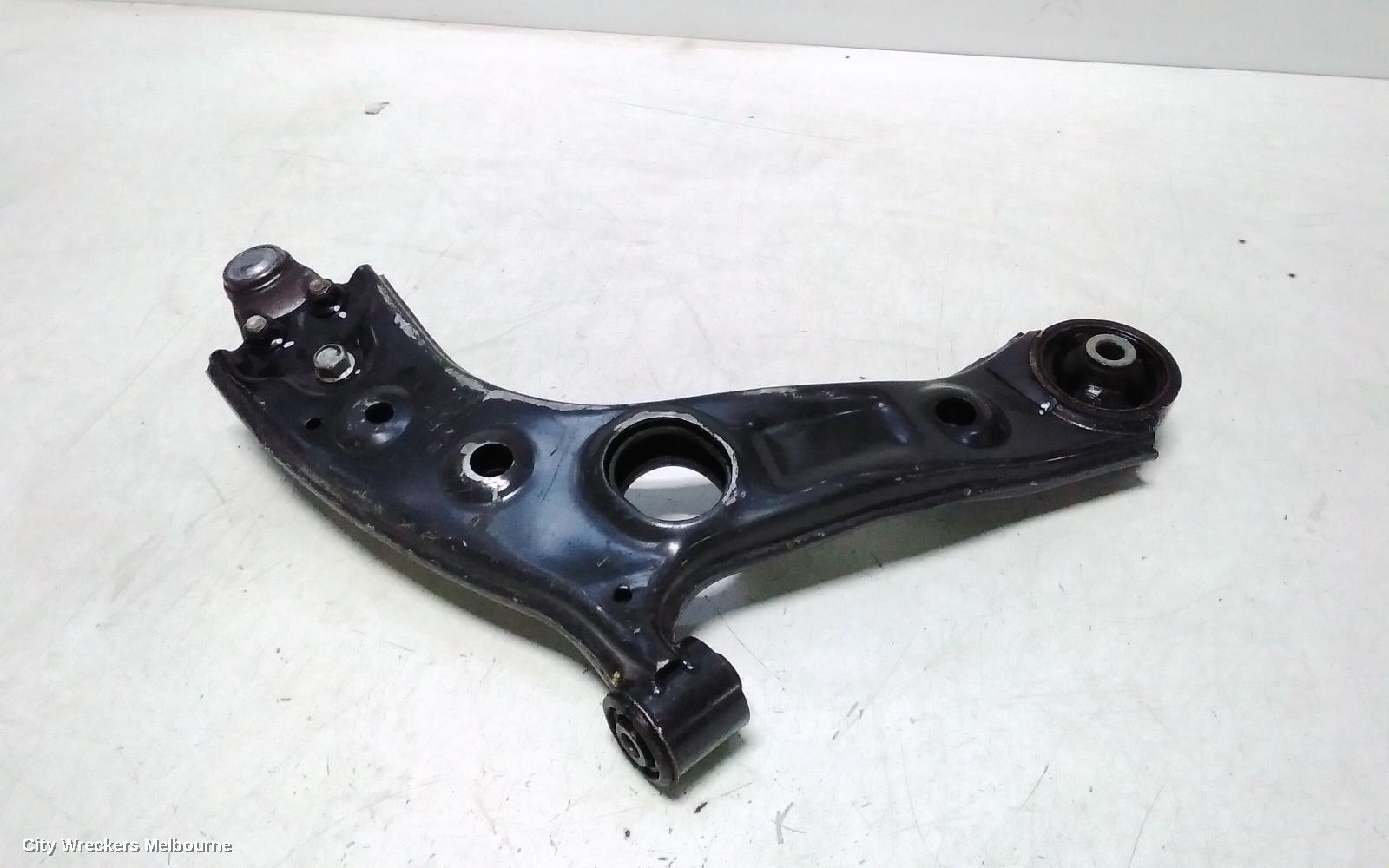 KIA SORENTO LEFT FRONT LOWER CONTROL ARM, UM, 03/2015 - 02/2020