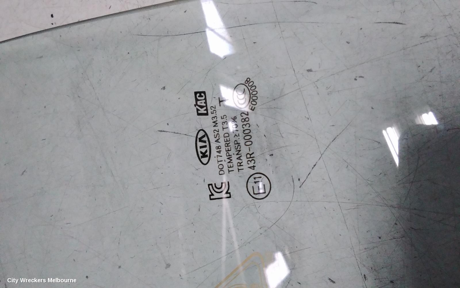 KIA STONIC LEFT FRONT DOOR WINDOW, YB, 08/2020 ONWARDS