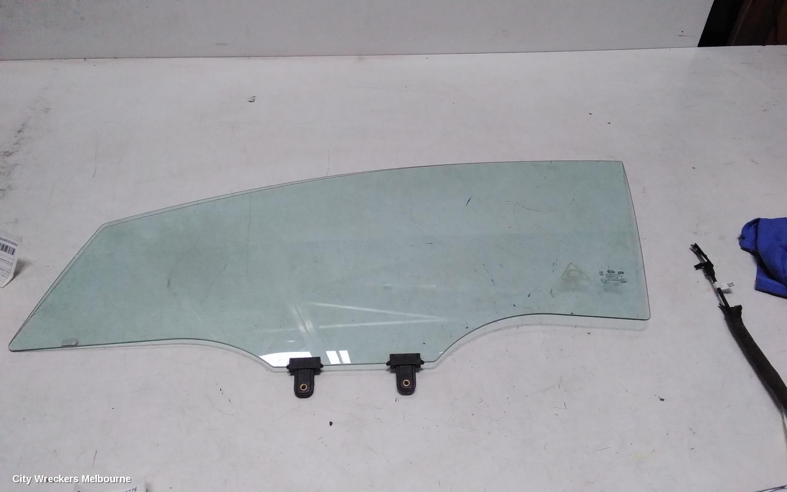 KIA STONIC LEFT FRONT DOOR WINDOW, YB, 08/2020 ONWARDS