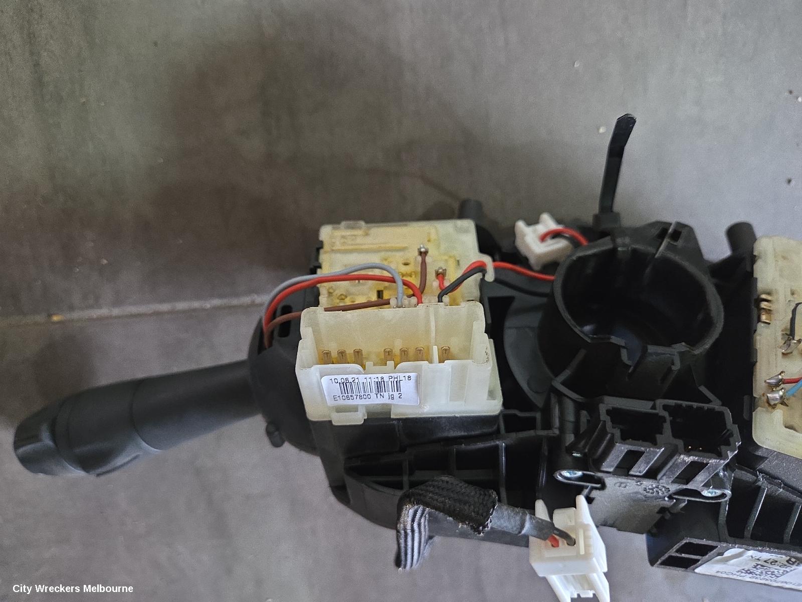 RENAULT TRAFIC COMBINATION SWITCH, WIPER SWITCH, X82, 01/2015 ONWARDS