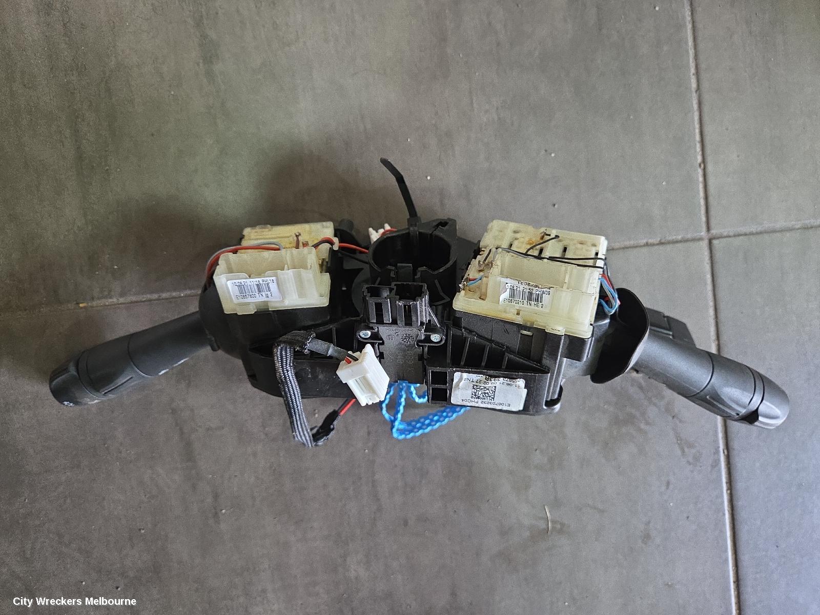 RENAULT TRAFIC COMBINATION SWITCH, WIPER SWITCH, X82, 01/2015 ONWARDS