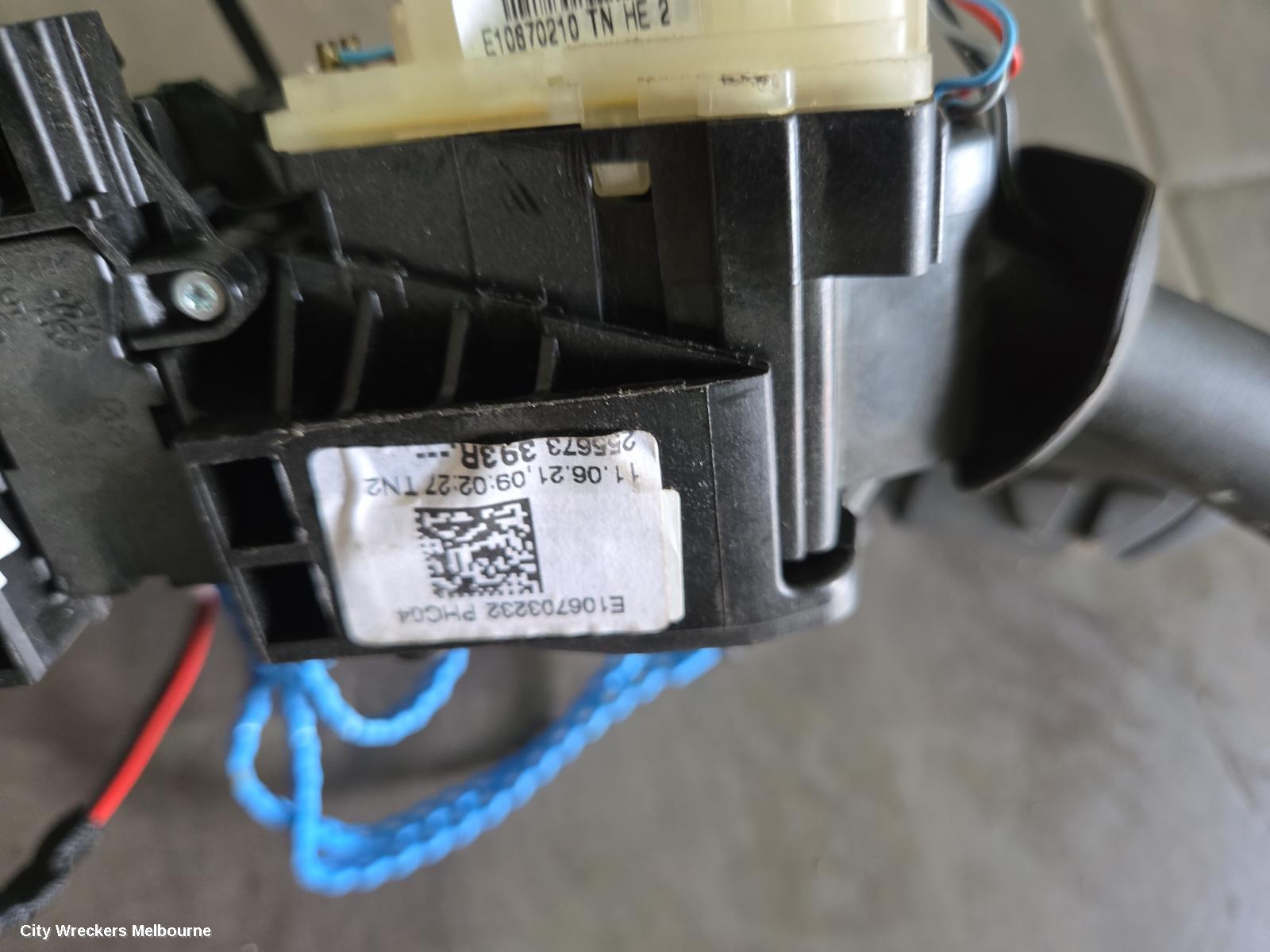RENAULT TRAFIC COMBINATION SWITCH, WIPER SWITCH, X82, 01/2015 ONWARDS
