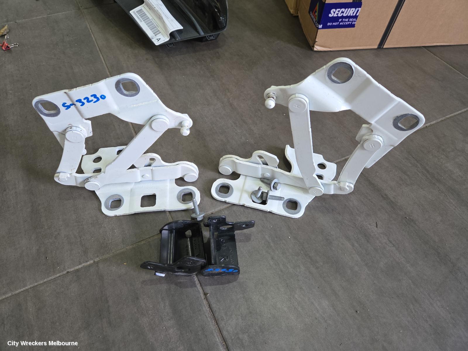 MERCEDES GLS CLASS BONNET HINGE/STRUT, X166, HINGES (PAIR), 01/2016 - 07/2019