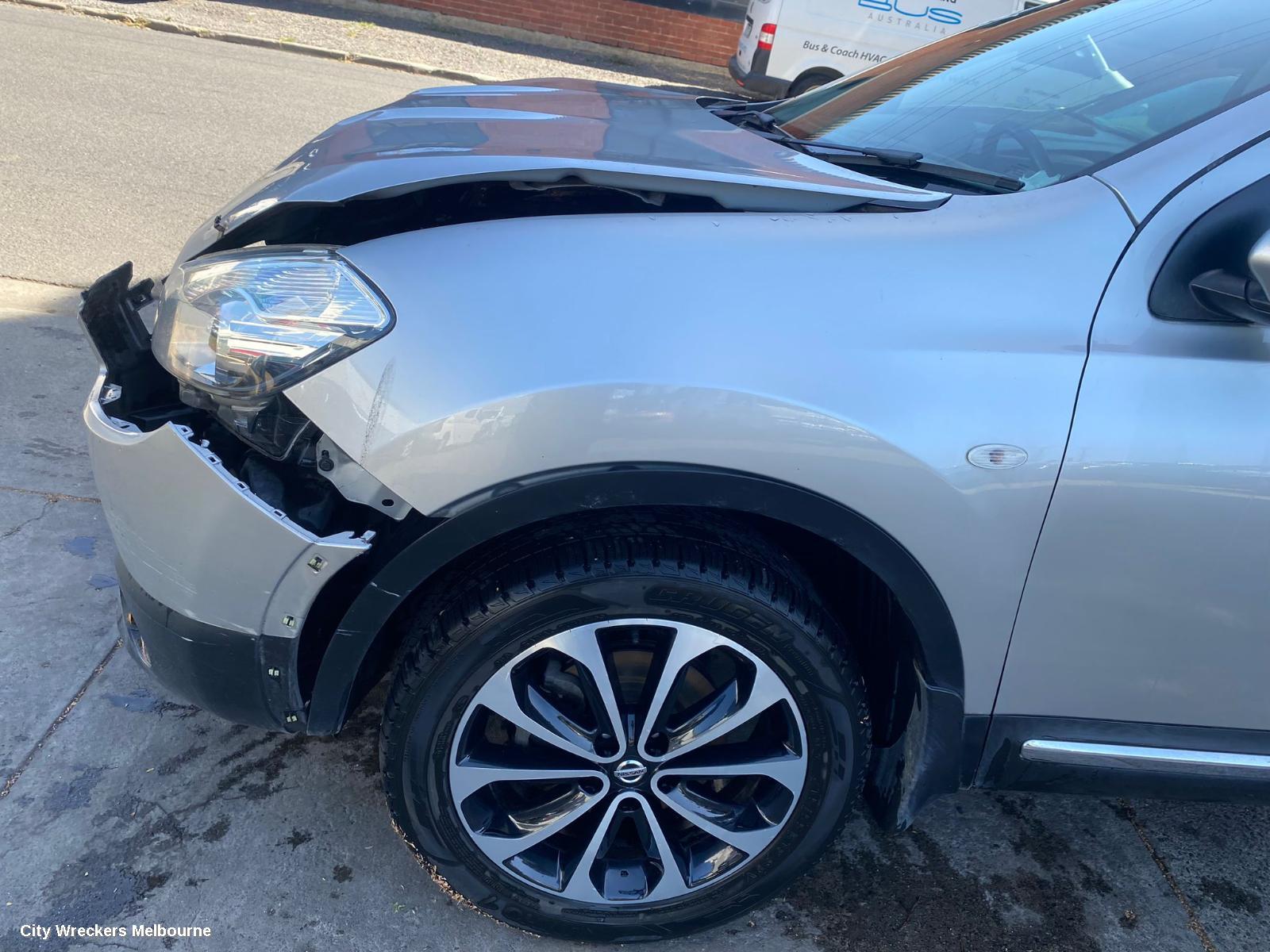 NISSAN DUALIS LEFT FRONT DOOR, J10, 5 SEATER TYPE, 10/2007 - 05/2014