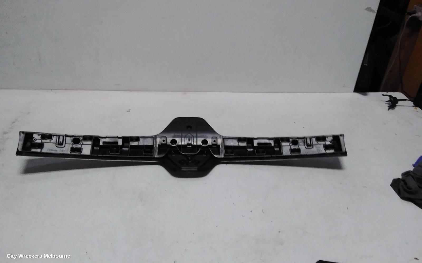 RENAULT TRAFIC GRILLE, RADIATOR GRILLE, X82, 01/2015 - 10/2019