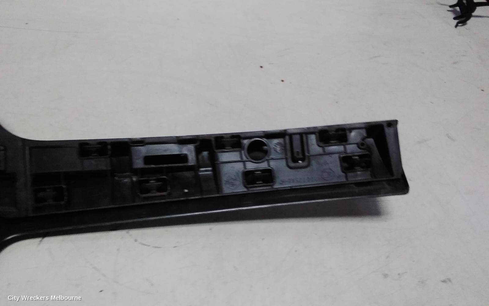RENAULT TRAFIC GRILLE, RADIATOR GRILLE, X82, 01/2015 - 10/2019