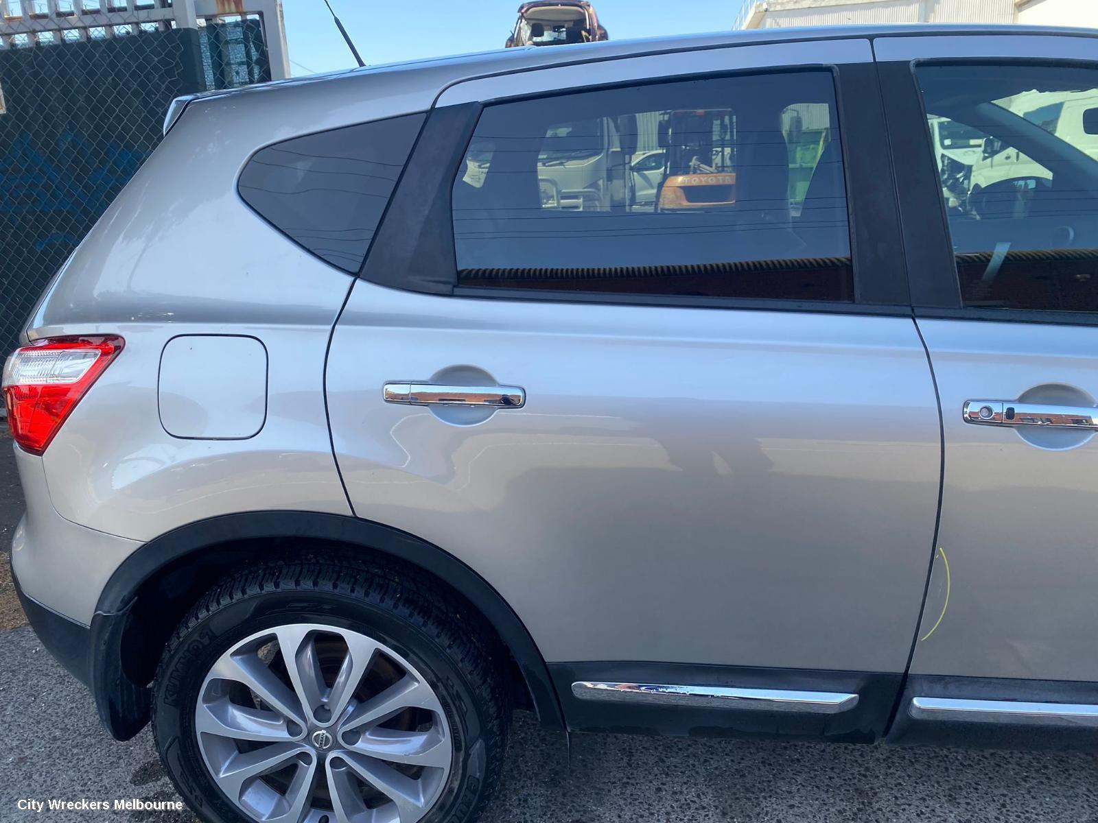 NISSAN DUALIS LEFT FRONT DOOR, J10, 5 SEATER TYPE, 10/2007 - 05/2014