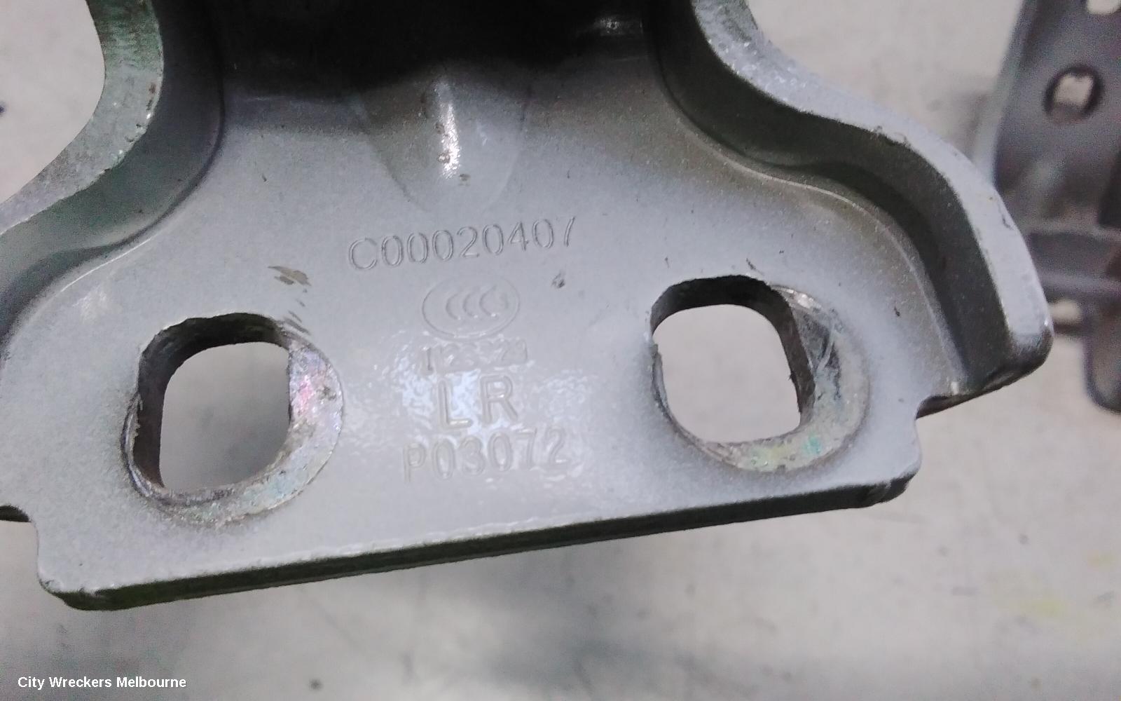 LDV G10 DOOR HINGE/RUNNER, UPPER, RH FRONT, SV7A/SV7C, WAGON/VAN, 04/2015 ONWARDS