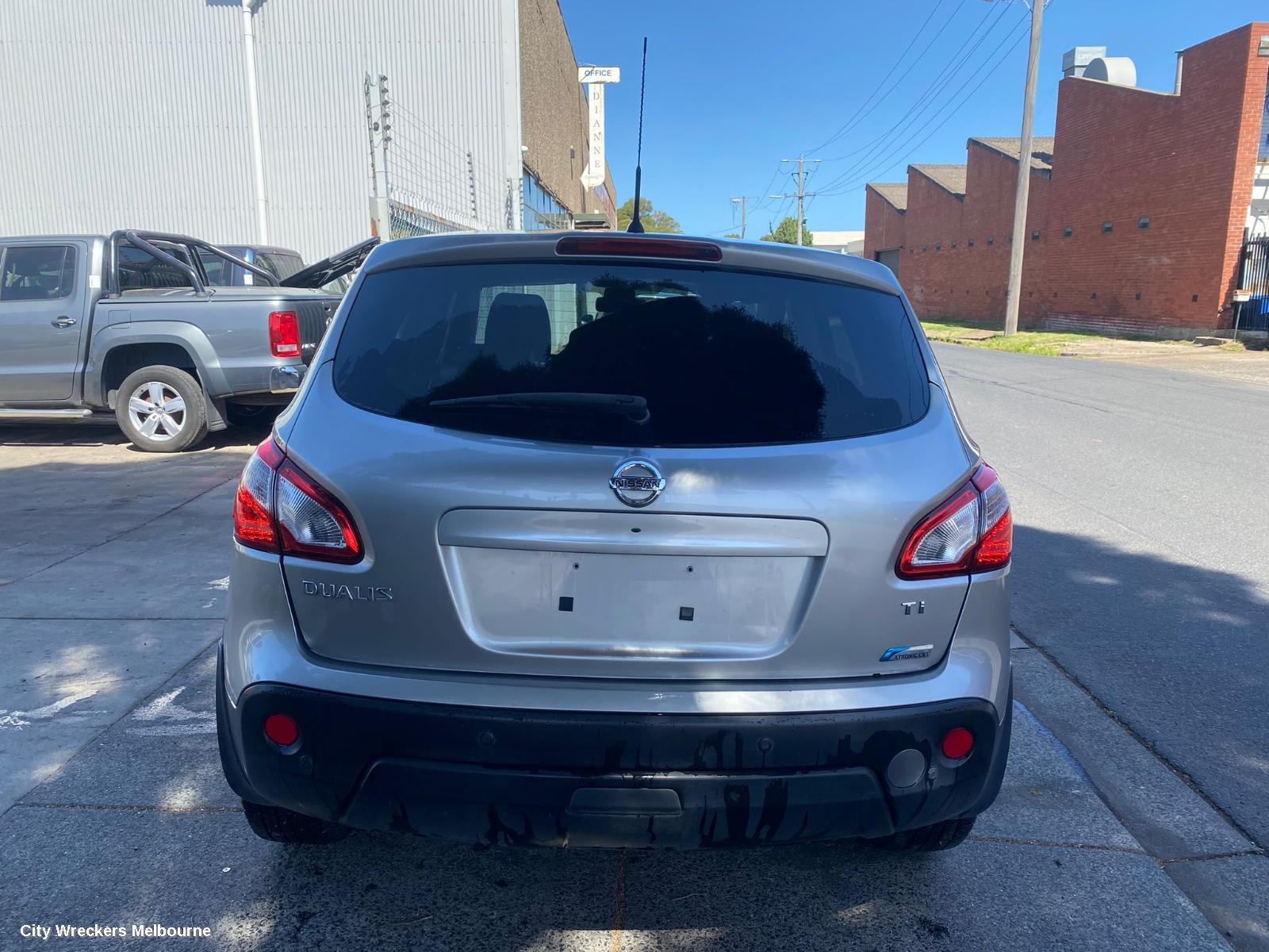 NISSAN DUALIS LEFT FRONT DOOR, J10, 5 SEATER TYPE, 10/2007 - 05/2014