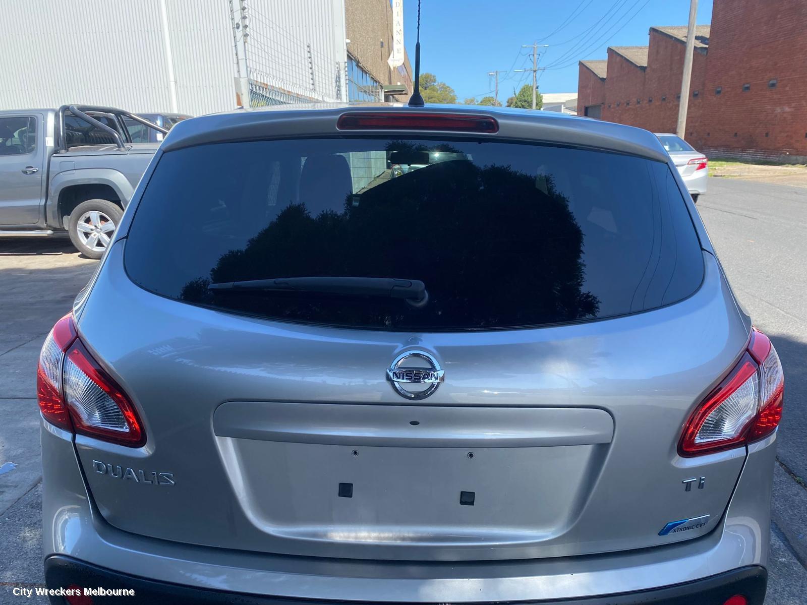 NISSAN DUALIS LEFT FRONT DOOR, J10, 5 SEATER TYPE, 10/2007 - 05/2014