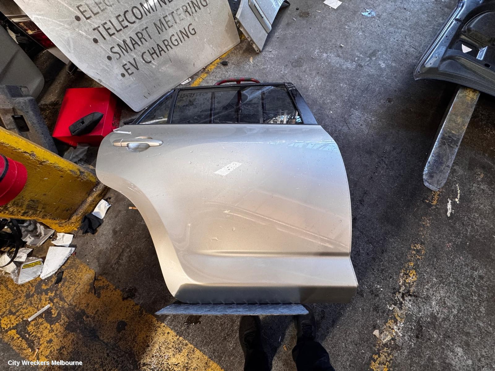TOYOTA RAV4 RIGHT REAR DOOR, ACA33/ACA38, LWB, CV/EDGE, NON FLARE TYPE, 11/2005 - 11/2012