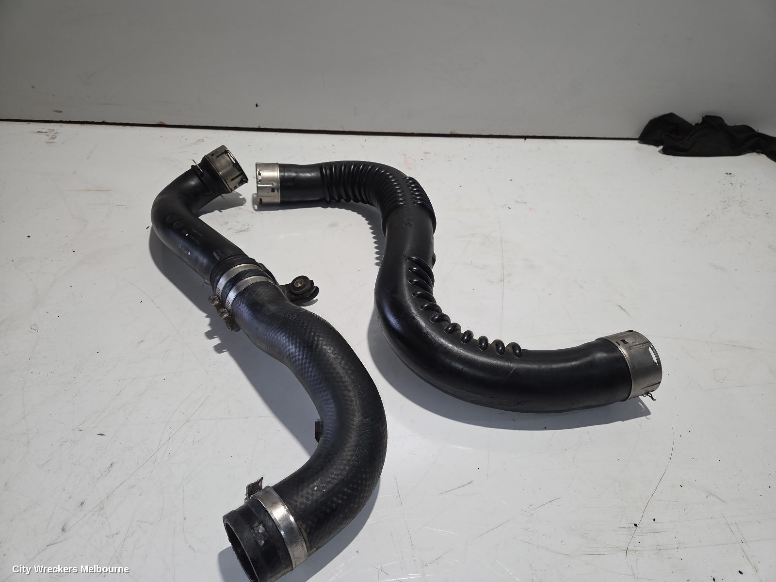 TOYOTA HIACE, RIGHT AND LEFT TURBO HOUSE : 145872