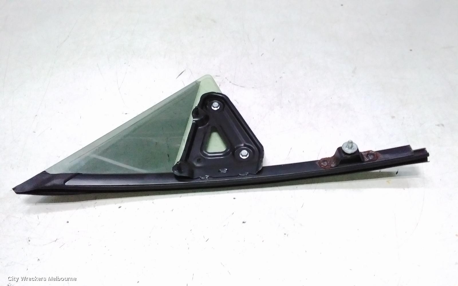 TOYOTA 86 LEFT FRONT 1/4 DOOR GLASS